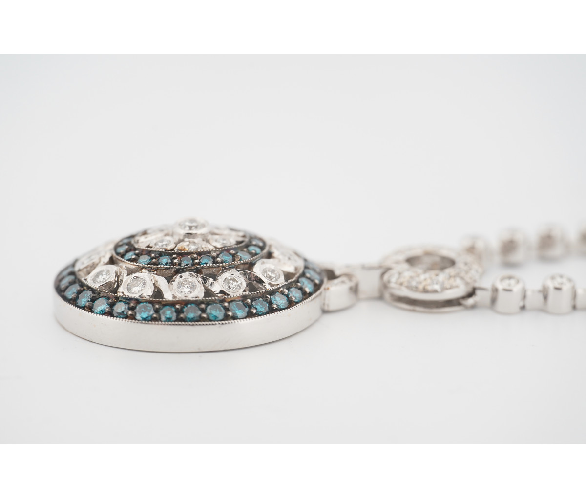 Women's 18k Diamond Pendant Necklace - Image 5
