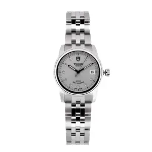 Tudor Glamour Date