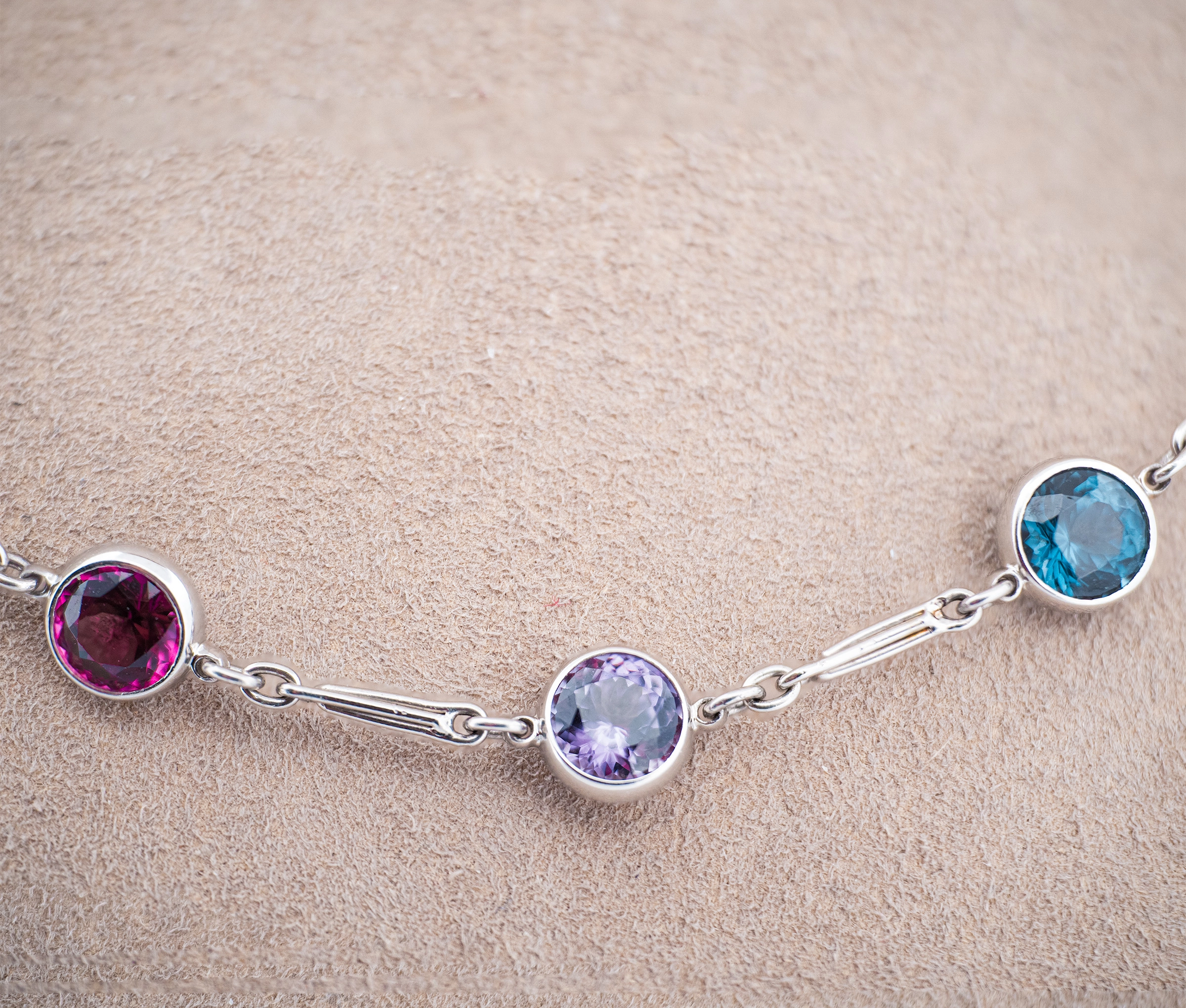 Platnium 23.75 Ct Natrual & Lab Created Multi Color Spinel Necklace - Image 3