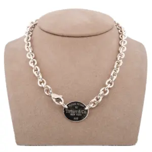 Tiffany & Co. Sterling Silver Return to Tiffany Oval Tag Choker Necklace